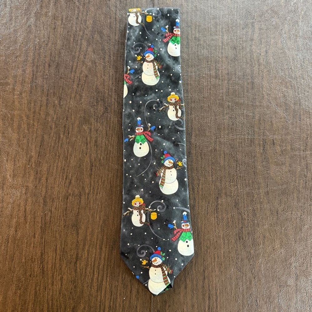 Vintage Festive Snowman in Windy Snowstorm Tie - Yule Tie Greeting by MMG
